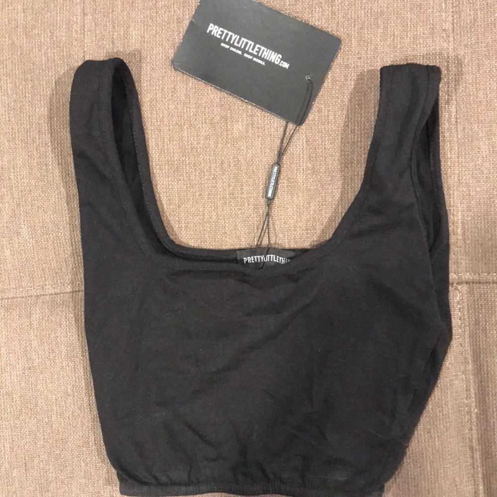 PrettyLittleThing Black Square Neck Crop Top